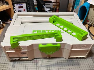 FESTOOL – Soporte de guía para tu torre de cajas