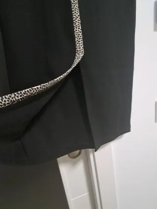 Falda negra talla S con cinturón a juego