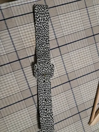 Falda negra talla S con cinturón a juego