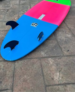 Tabla de surf colorida