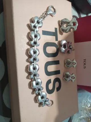 Conjunto Tous: Anillo, Pendientes y Colgante