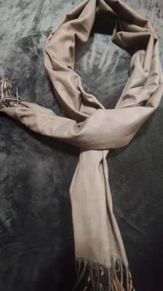 Pañuelo grande estampado, reversible.