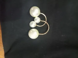 Pendientes Stradivarius dorados con perlas