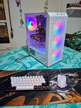 PC Gamer Blanco y Multicolor