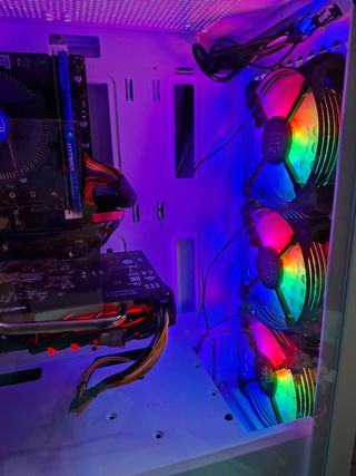 PC Gamer Blanco y Multicolor