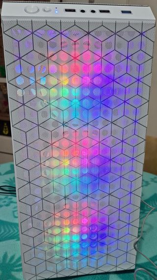 PC Gamer Blanco y Multicolor