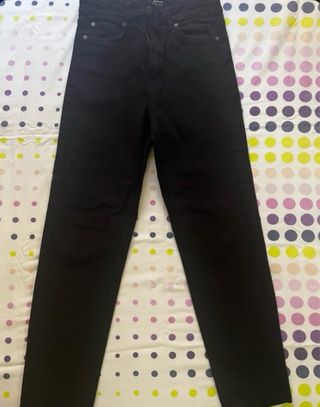 Pantalón vaquero negro