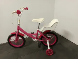 Bicicleta Nancy Rosa con Casco.