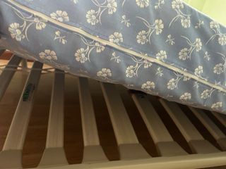 Cama individual con colchón