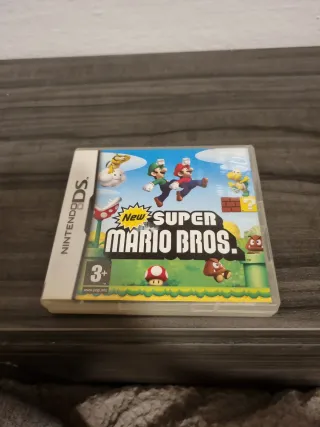 Caja New Super Mario Bros DS con manuales