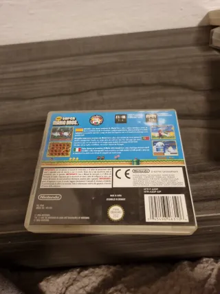 Caja New Super Mario Bros DS con manuales