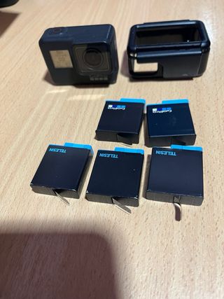 GoPro Hero 7 Black + 6 Baterías