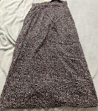 Falda larga Mango flores blancas y grises