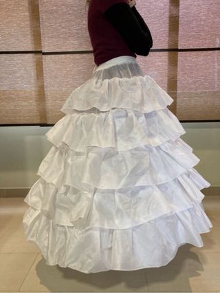 Cancán blanco volantes