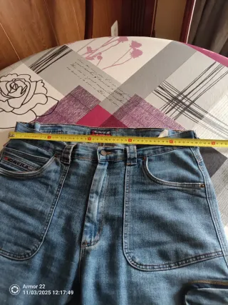 Pantalón tejano Cofra azul