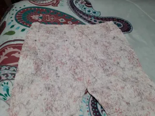 Pantalón largo estampado floral mujer