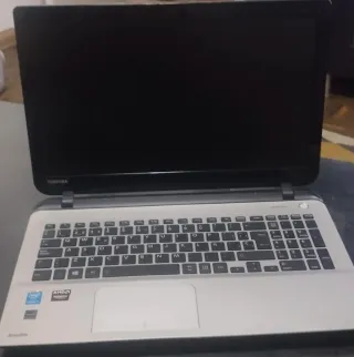 Portátil Toshiba Satellite Negro/Blanco