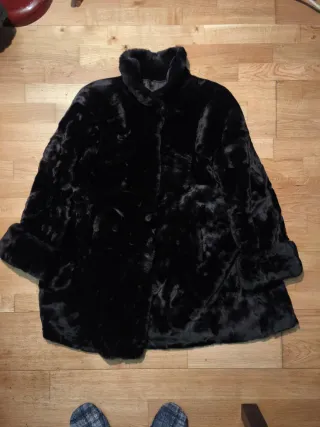 Abrigo de piel natural negro