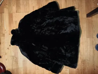 Abrigo de piel natural negro