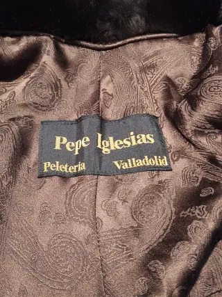 Abrigo de piel natural negro