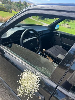 Mercedes-Benz 300E 1989