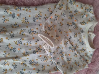 Ropa de bebé: pijamas y body