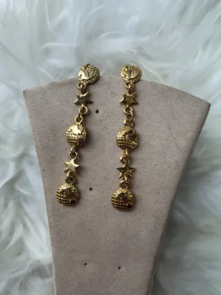 Orecchini pendenti dorati con pianeti e stelle