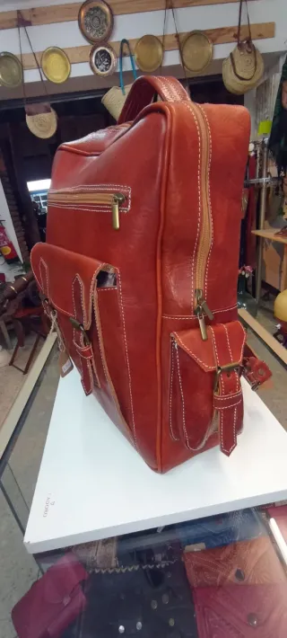 Mochila de cuero grande