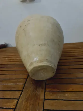 Cántaro antiguo de barro