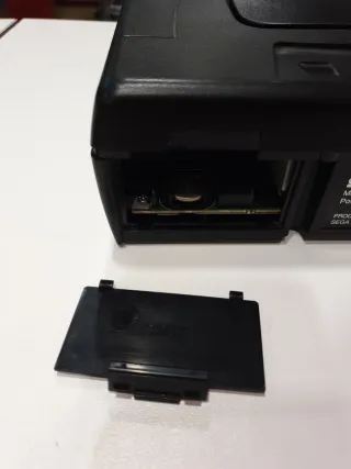 Sega Saturn Negra con cables y mando