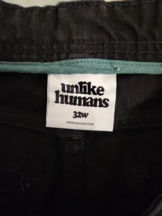 Tejano corto Baggy negro Unlike Humans