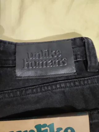 Tejano corto Baggy negro Unlike Humans