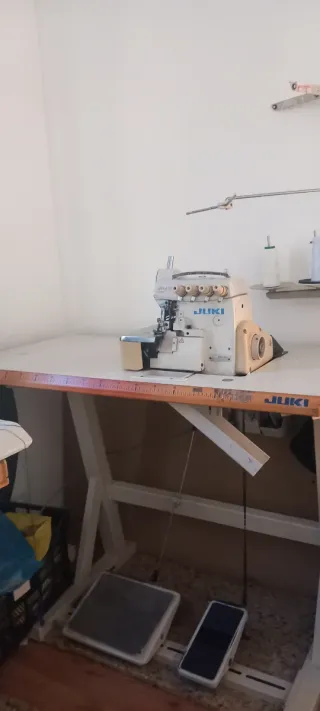 Máquina de coser JUKI MO-6700