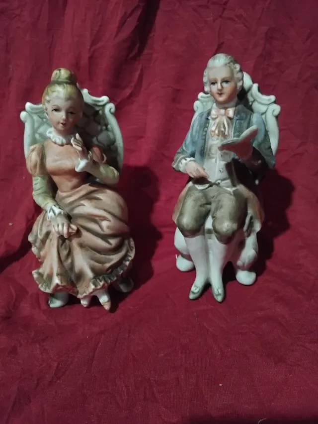 Vecchie figure in porcellana ANTIGUA