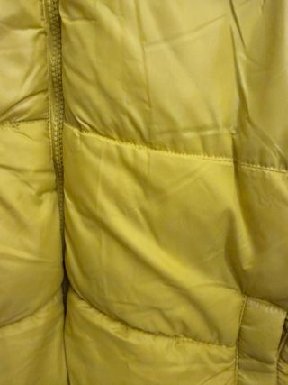 Chaqueta Tommy Jeans Amarilla Plumas preciosa