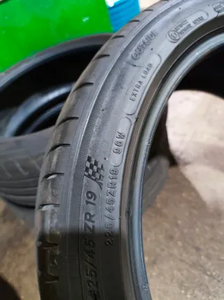 2 Neumáticos Michelin 225/45ZR19