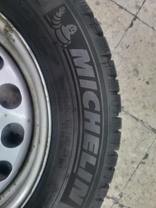 Llanta Michelin 215/65R16C Furgoneta