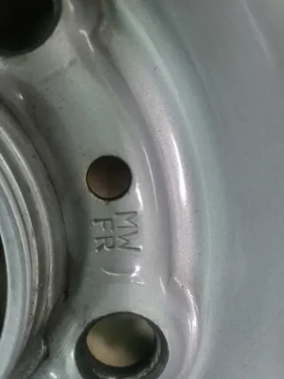 Llanta Michelin 215/65R16C Furgoneta