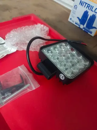Foco LED Cuadrado Todoterreno Coche Tractor