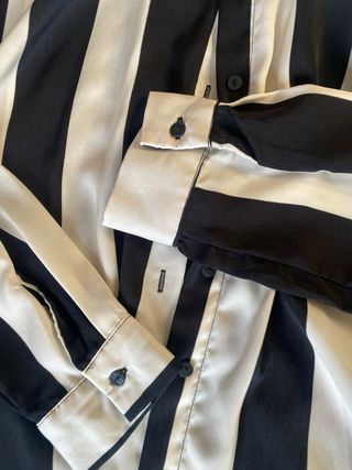 Camisa Stradivarius Rayas Blanco y Negro Talla L