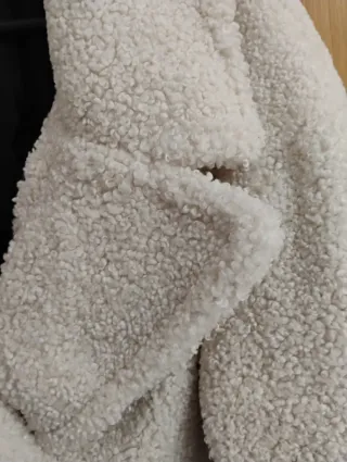 Abrigo rizo blanco roto mujer