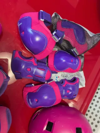 Conjunto Patines T. 30-32 + Protecciones + casco