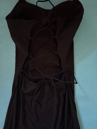 Vestito nero schiena scoperta con intrecci