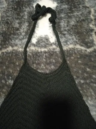 Top de punto negro halter TS