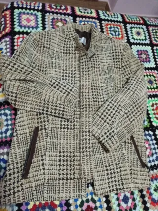 Elegante chaqueta cuadros beige/marrón T.52.