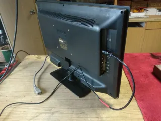 Televisor LED BluSens 22 Negro.