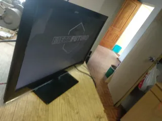 Televisor LED BluSens 22 Negro.