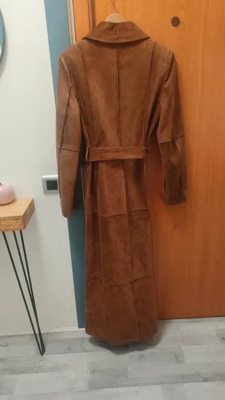 Abrigo largo marrón Mango