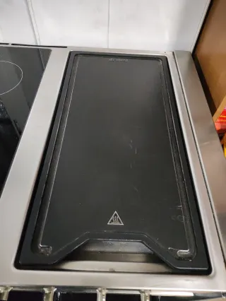 Cocina compacta SMEG de acero inoxidable