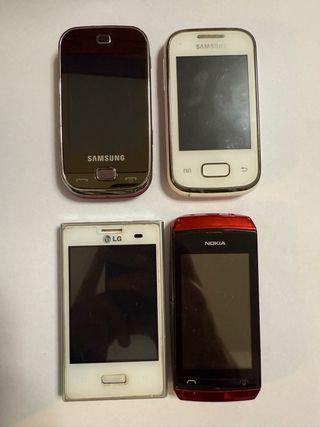 Lotto 4 telefoni cellulari Vintage